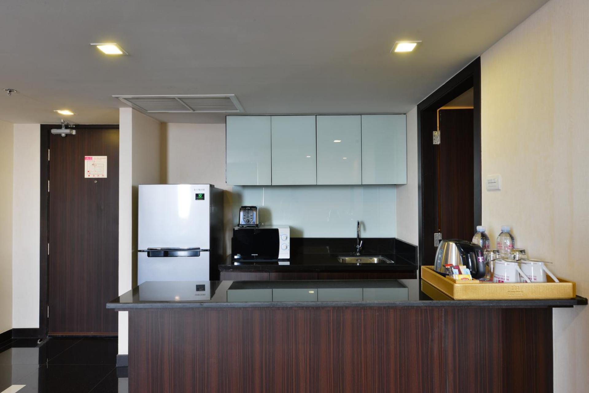 One-Bedroom Apartment