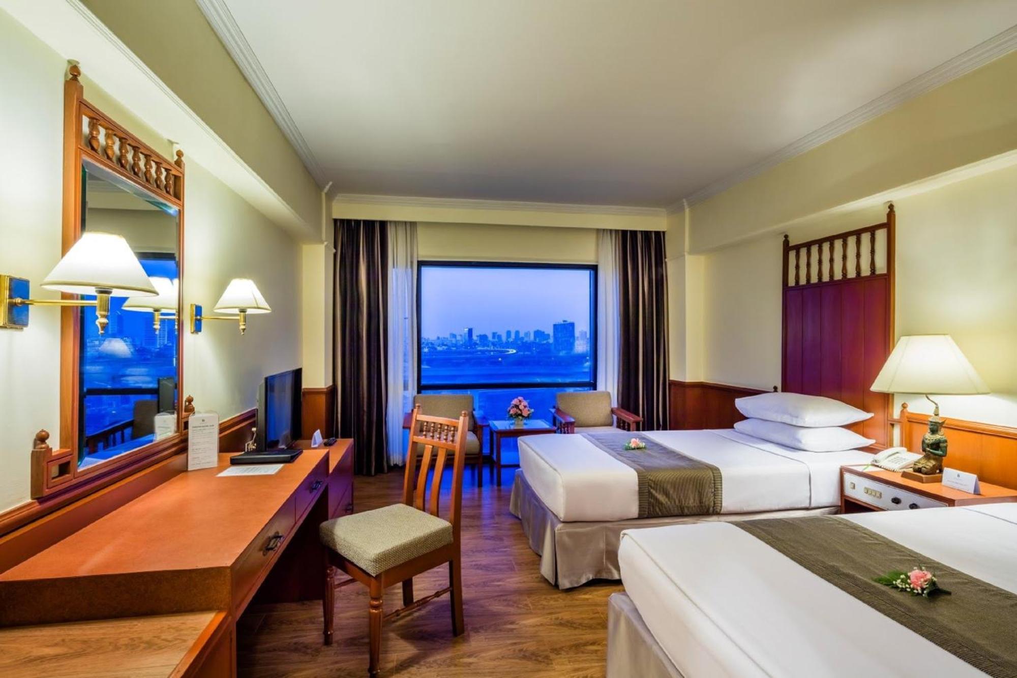Superior King Room