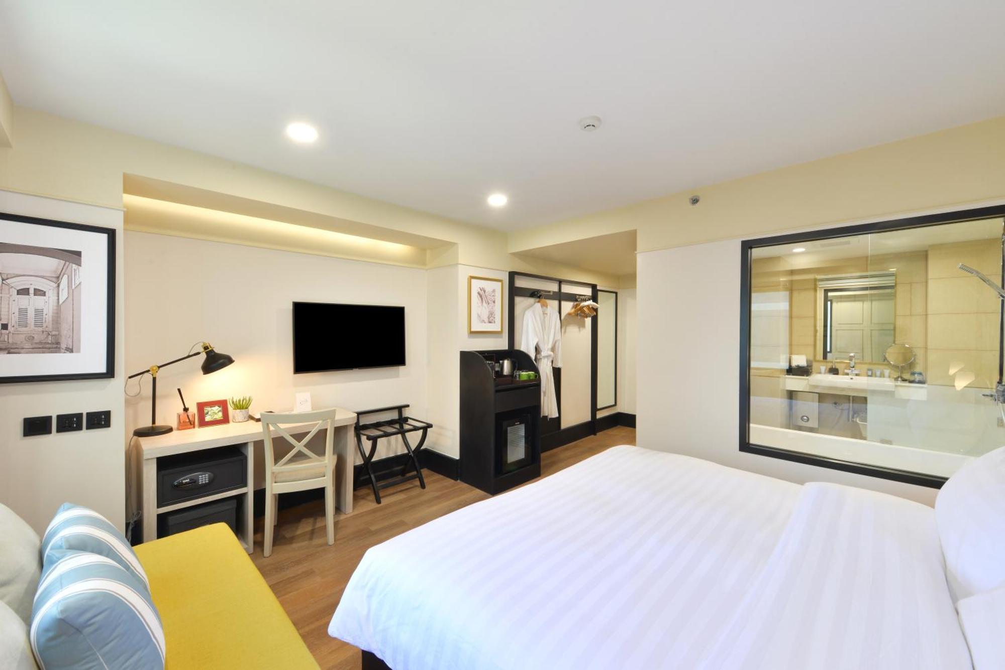 Deluxe Double or Twin Room