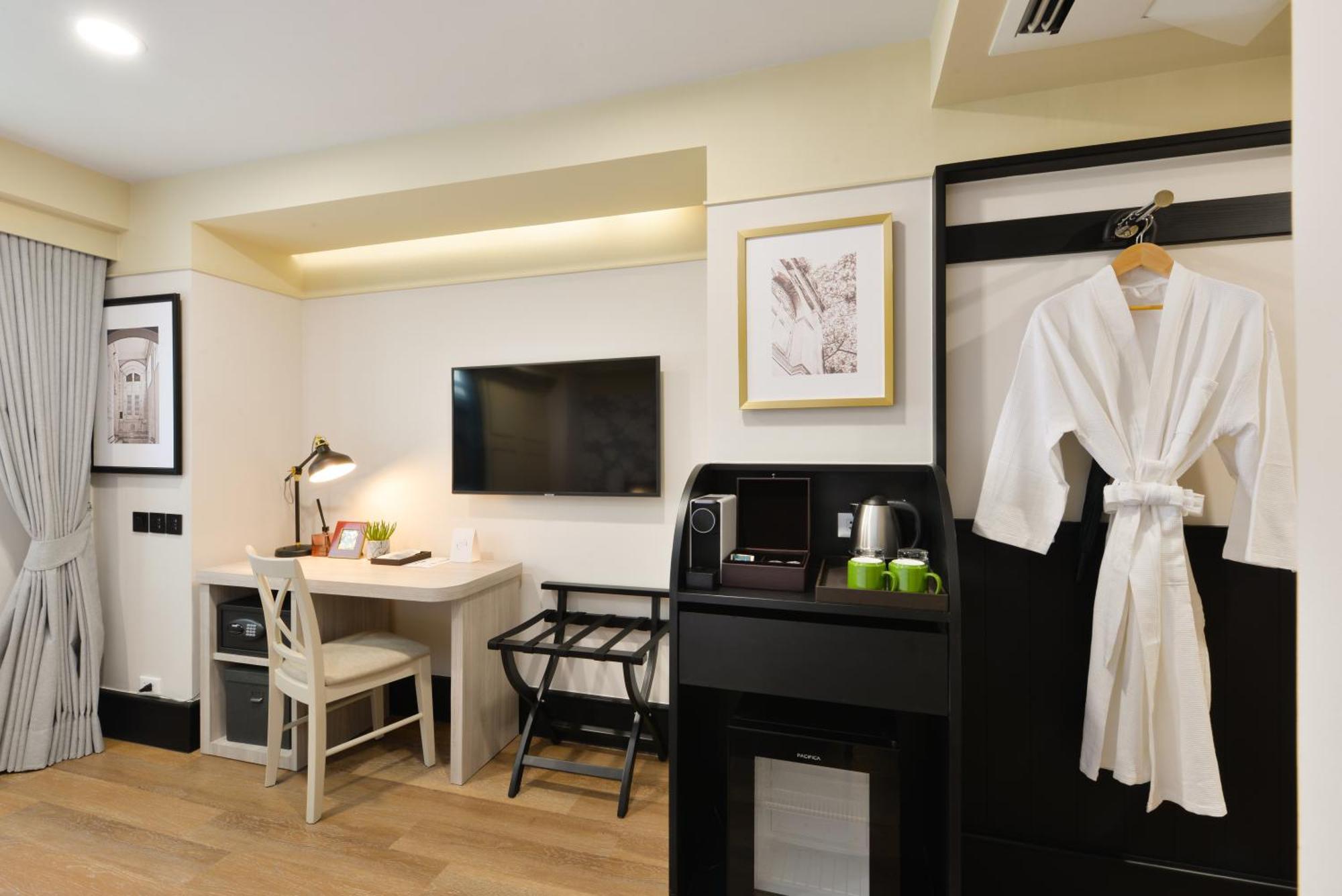 Deluxe Double or Twin Room