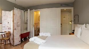 Superior Tweepersoonskamer met 1 of 2 Bedden en bad op pootjes
