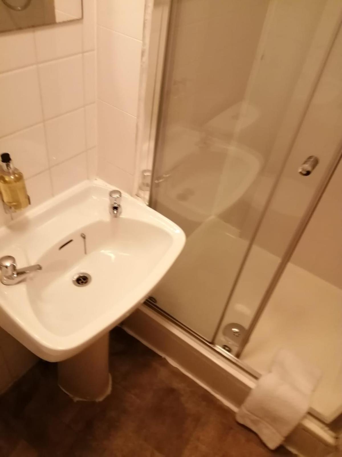 Single Room Private External Bathroom