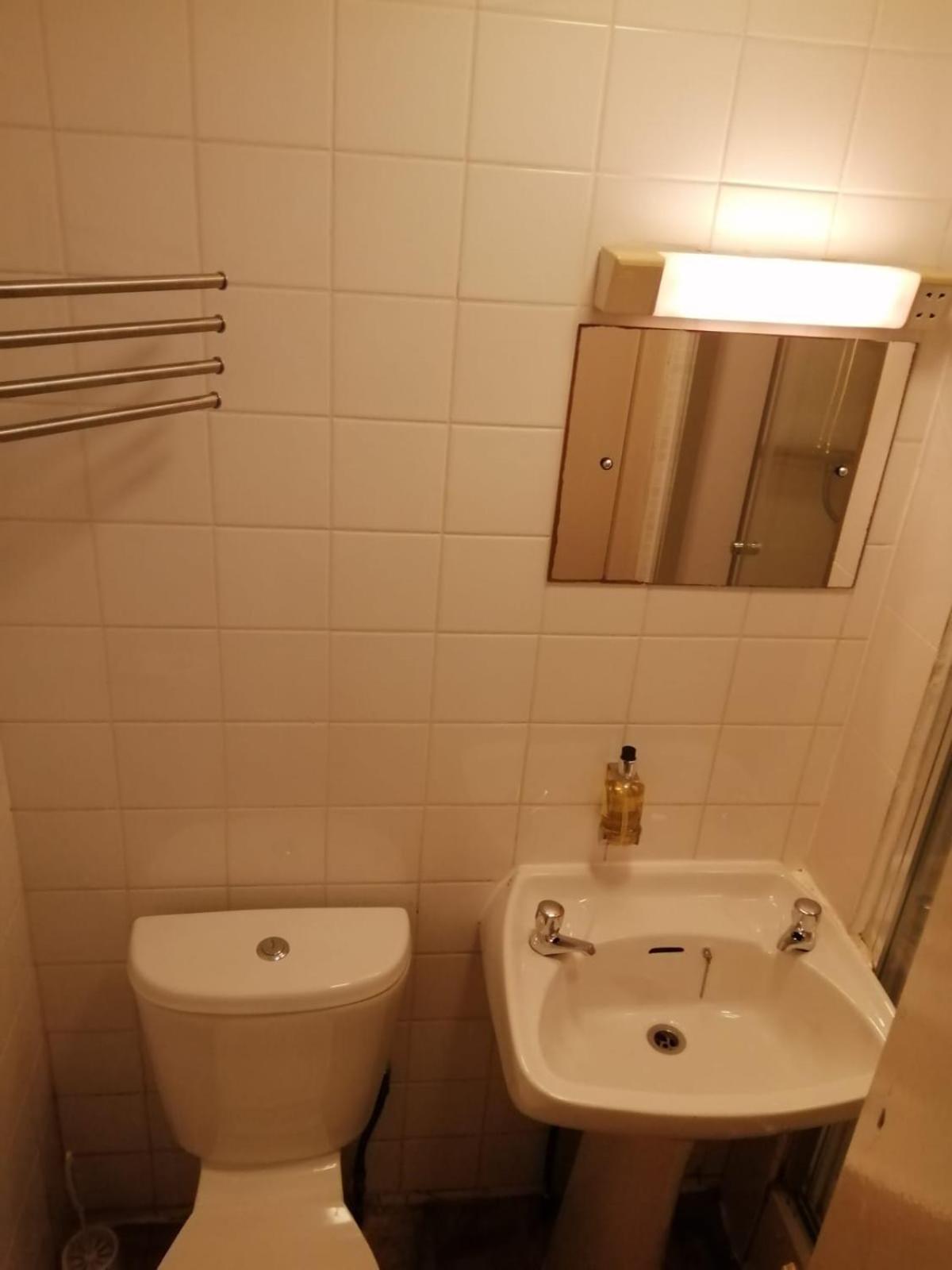 Single Room Private External Bathroom