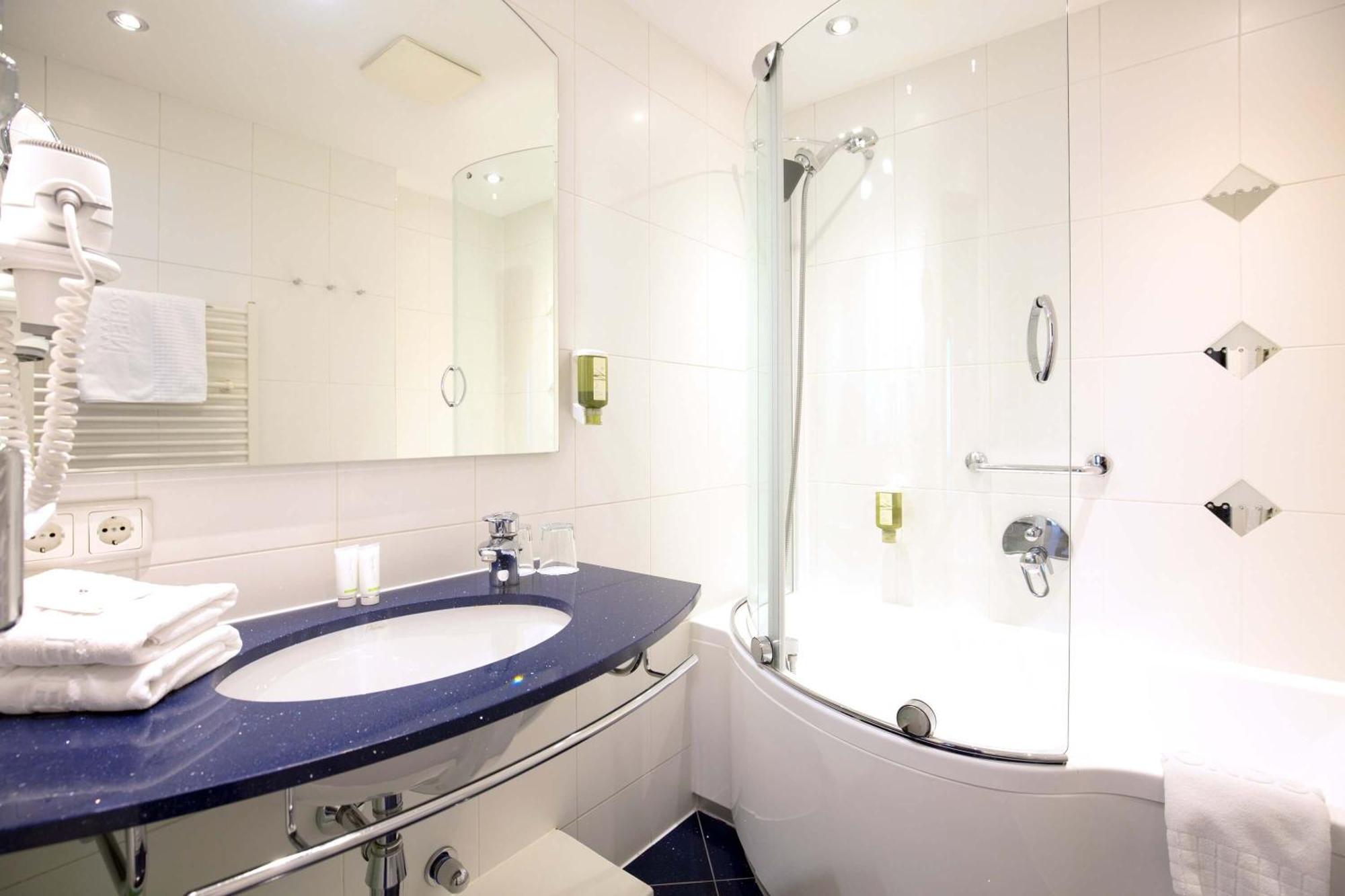 Large Double Room River View