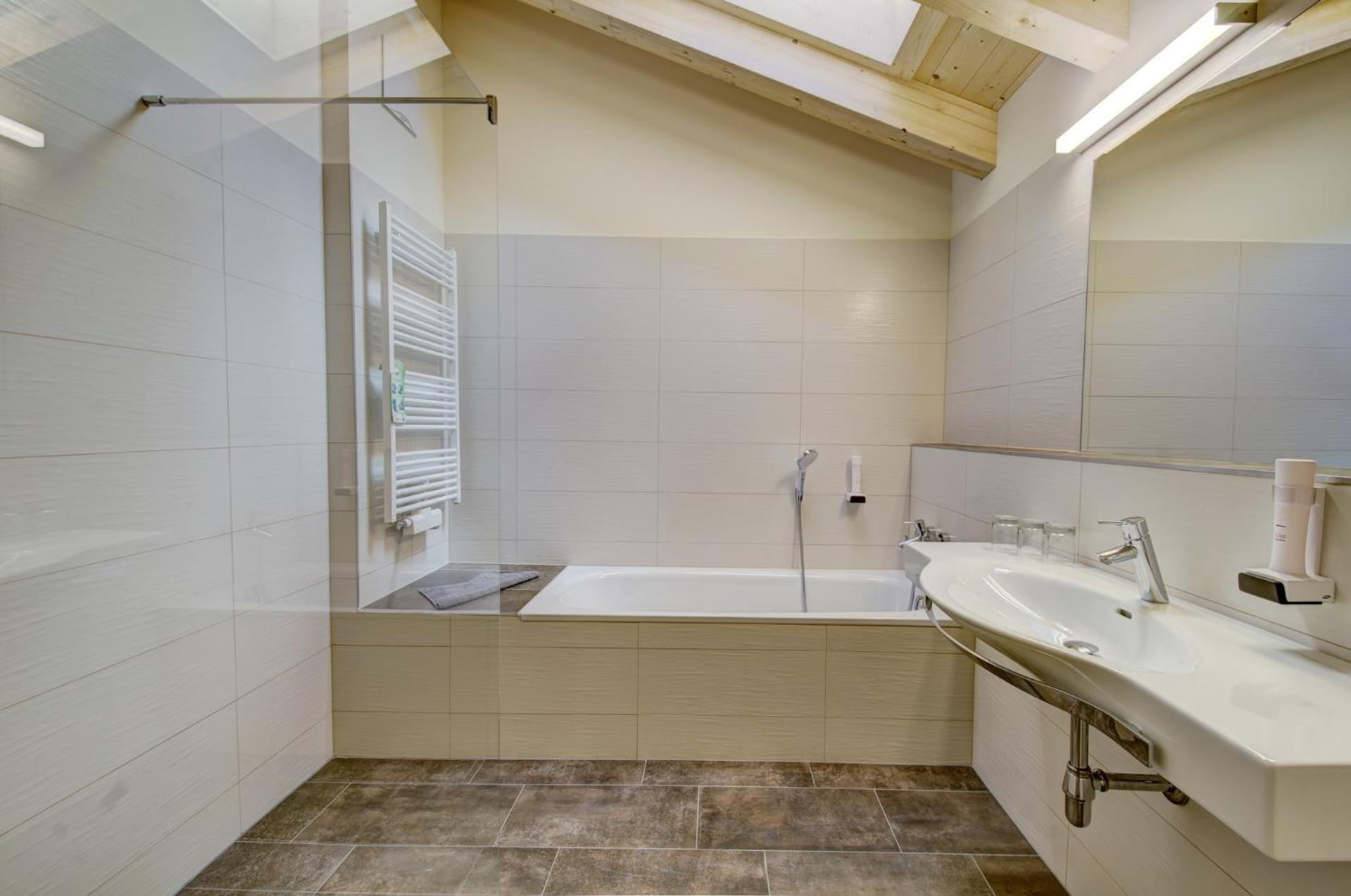 Two-Bedroom Apartment Lake View