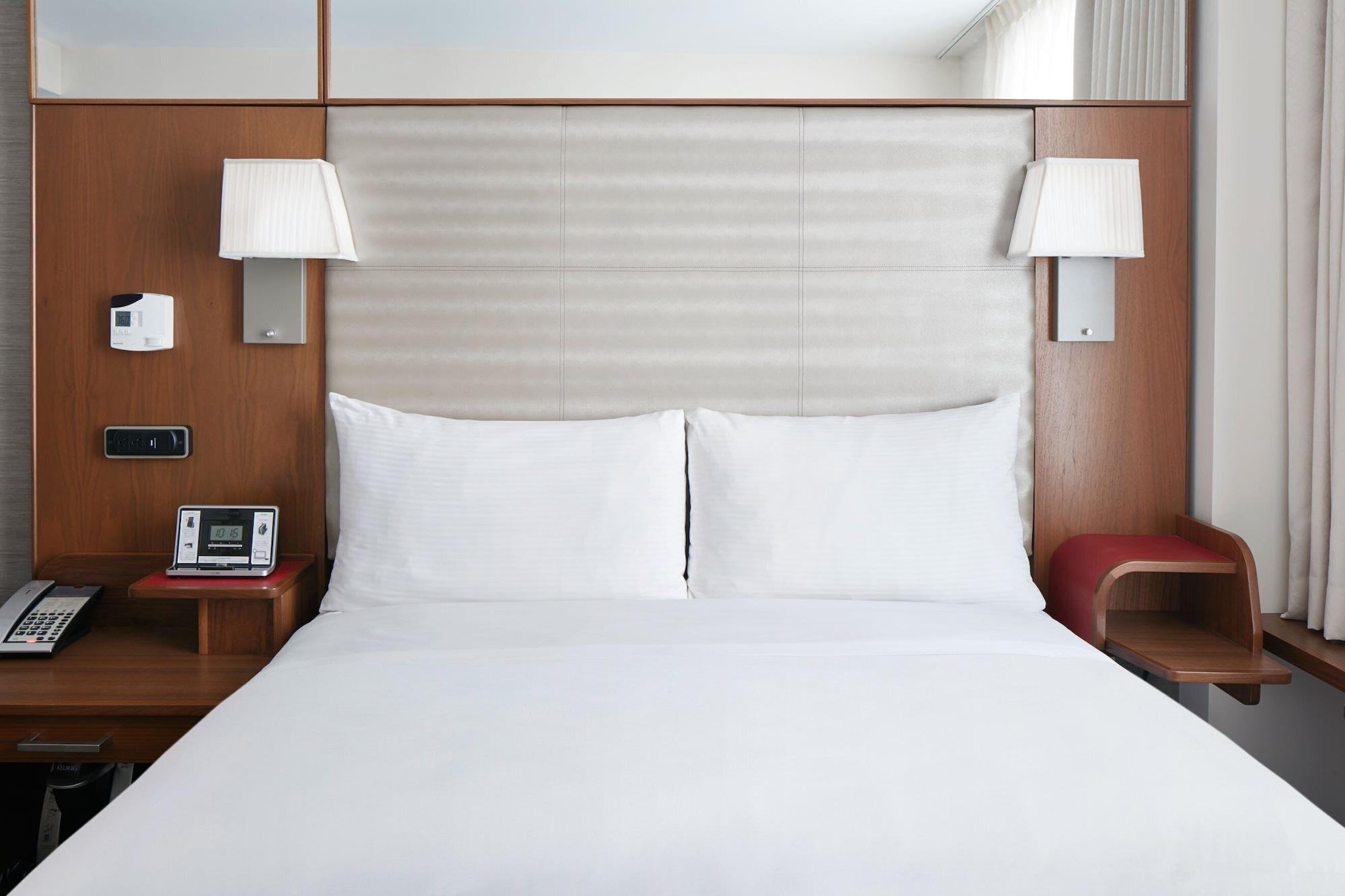 Kleine Kamer met Queensize Bed
