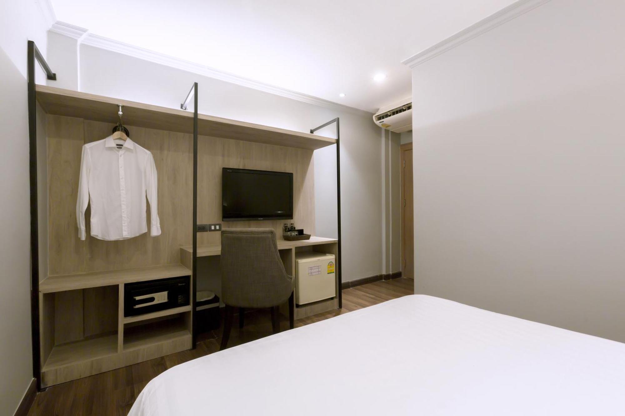 Standard Double Room No Window