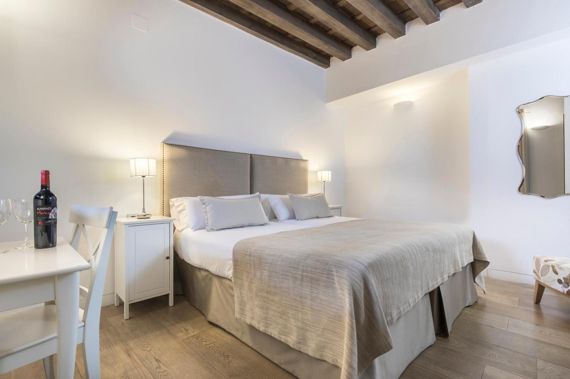Double or Twin Room interior patio view