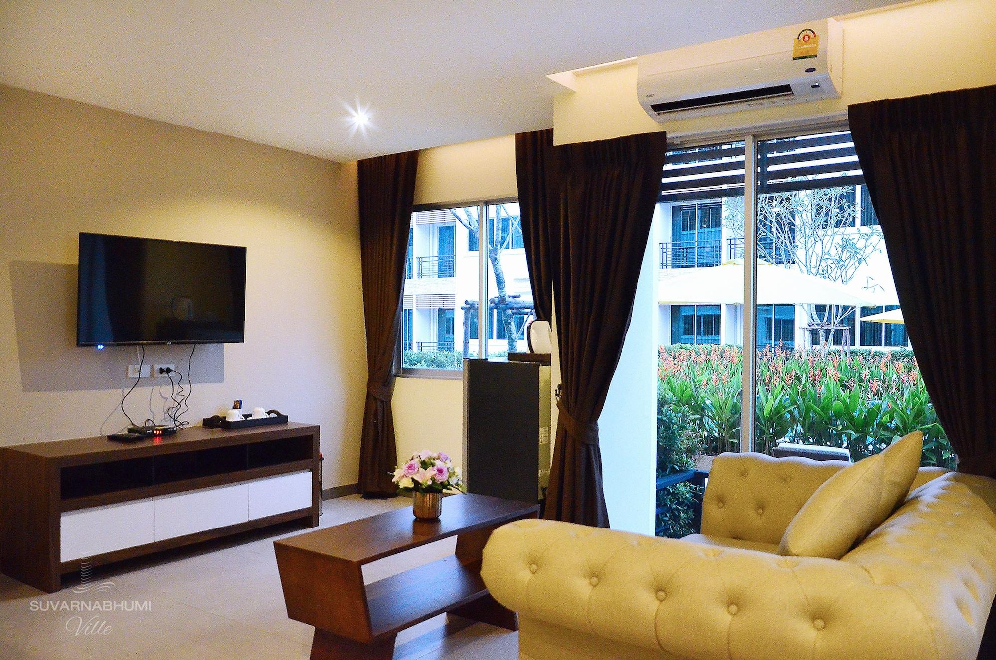 Premier Suite Pool Access