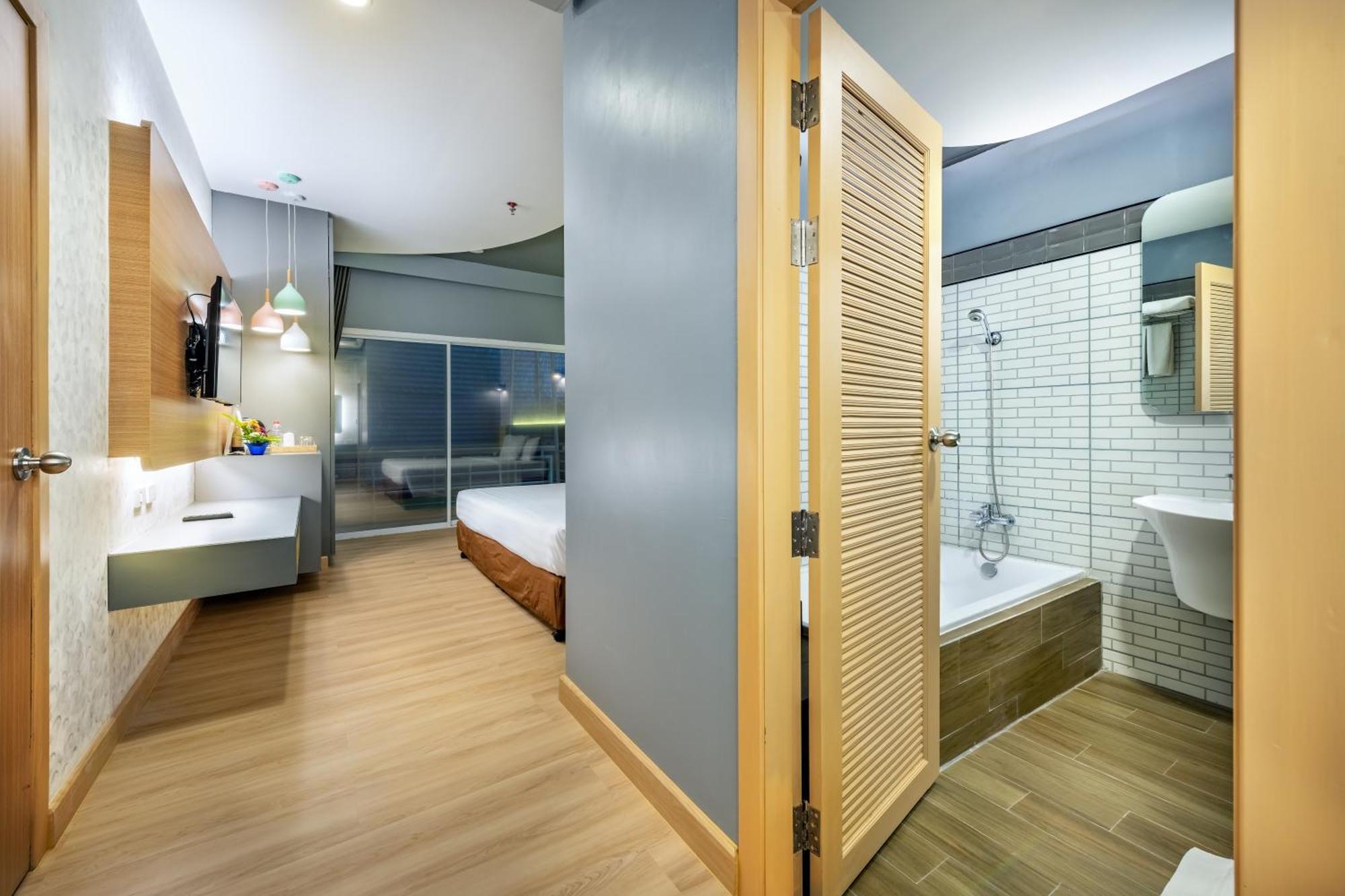 Deluxe Double Room No Window