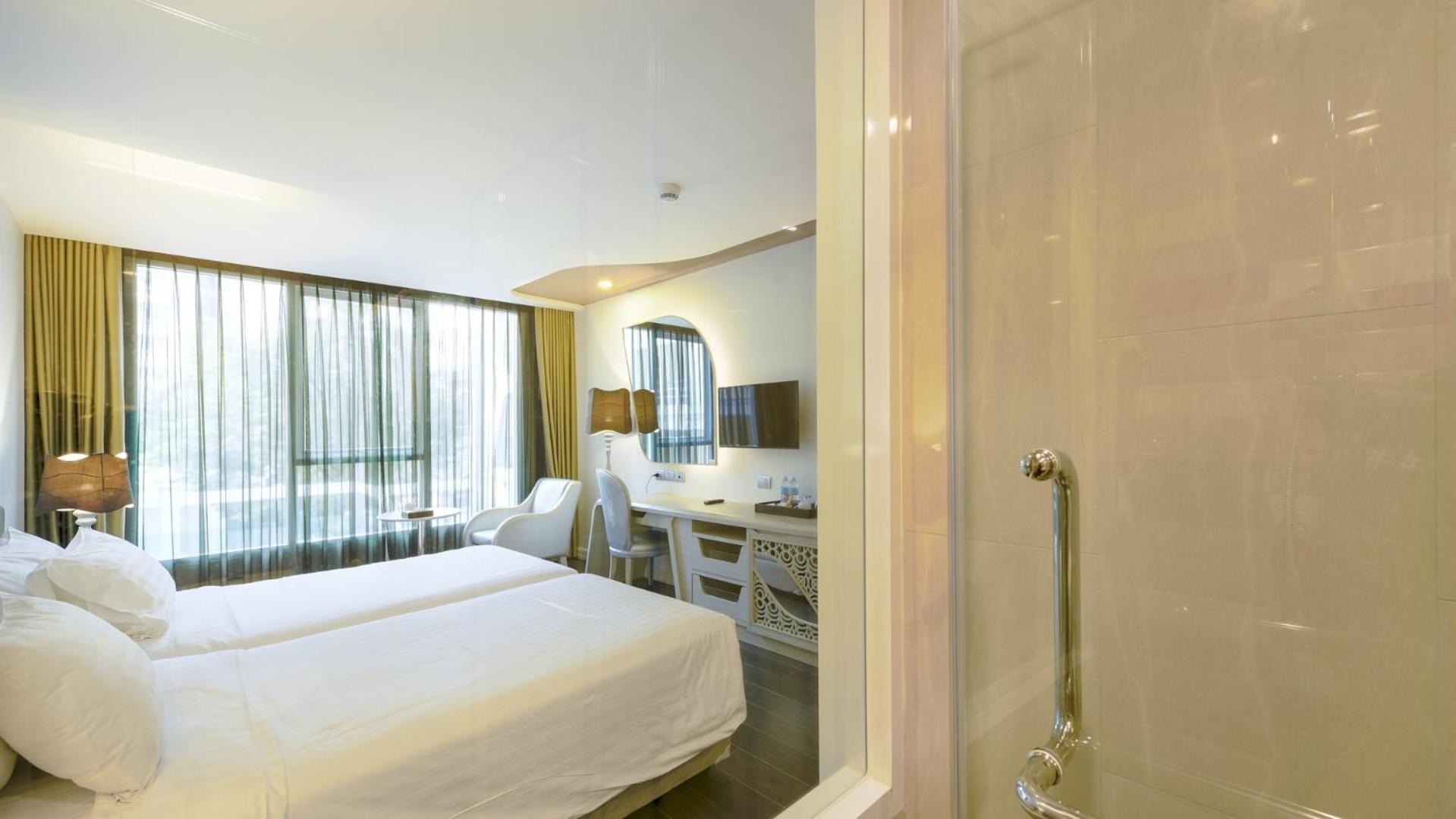 Deluxe Double or Twin Room Pool View