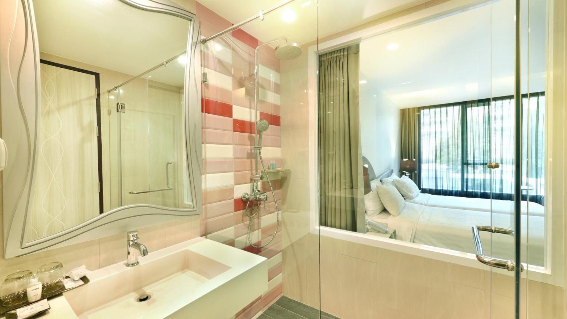 Deluxe Double or Twin Room Pool View