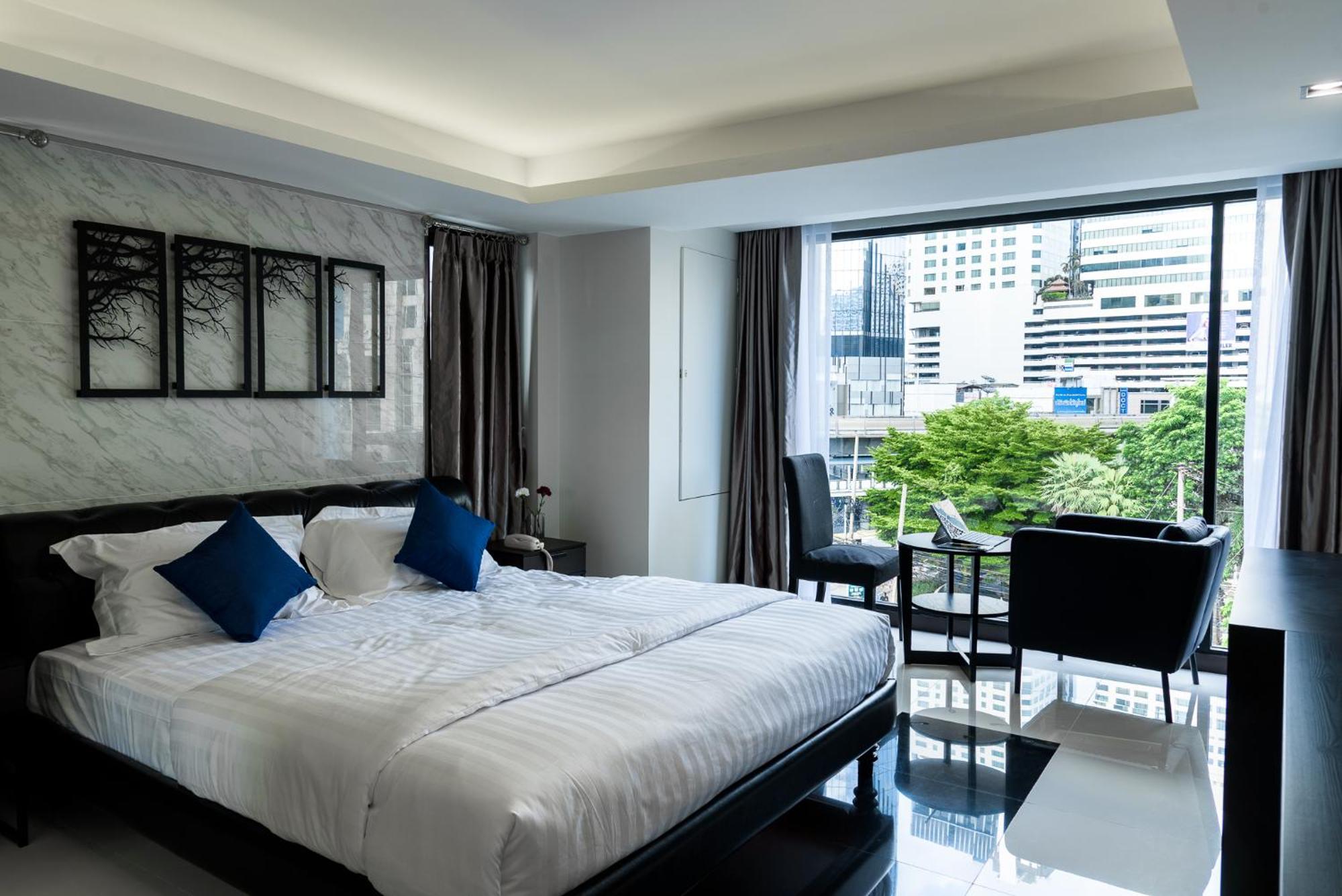 Deluxe King Room