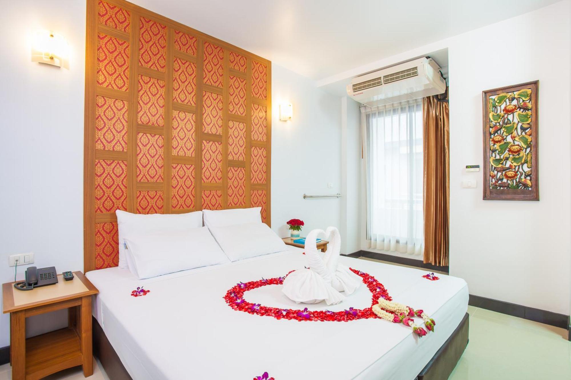 Deluxe Room Triple Beds