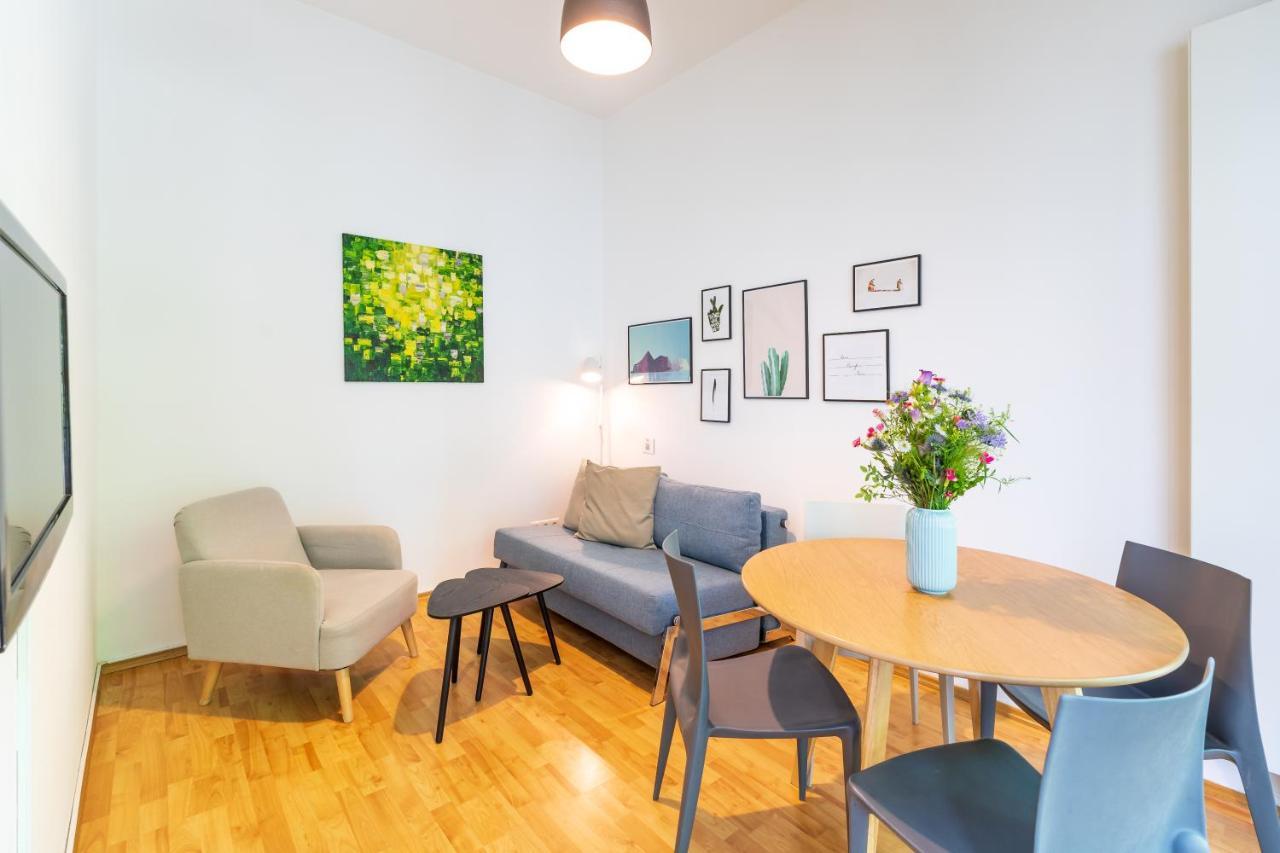 One-Bedroom Apartment with Balcony,1251631912:JPEG