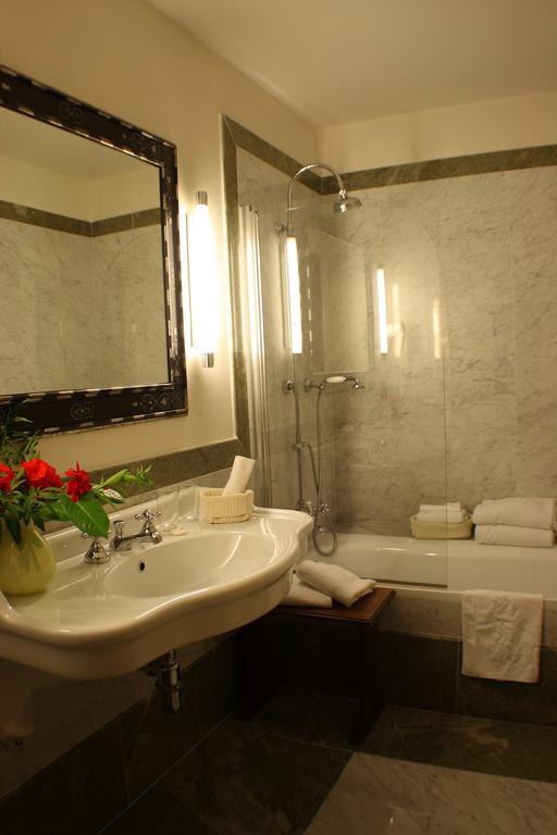 Luxe Kamer met 1 of 2 Bedden en Balkon