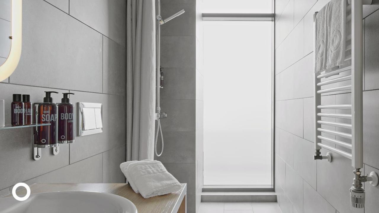 Deluxe Corner Room