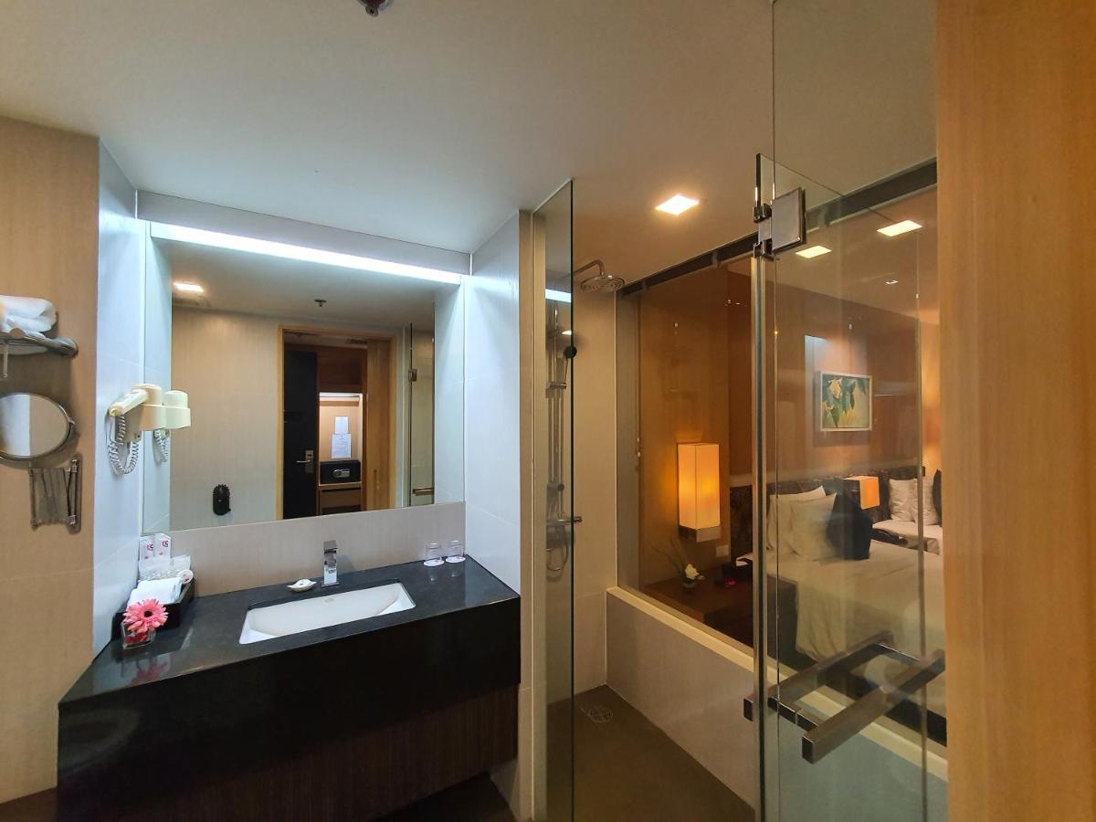 Deluxe King Room Balcony