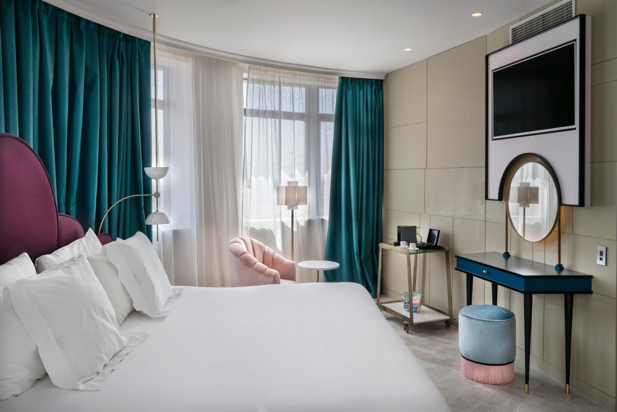 Deluxe Double Room Gran Via Views