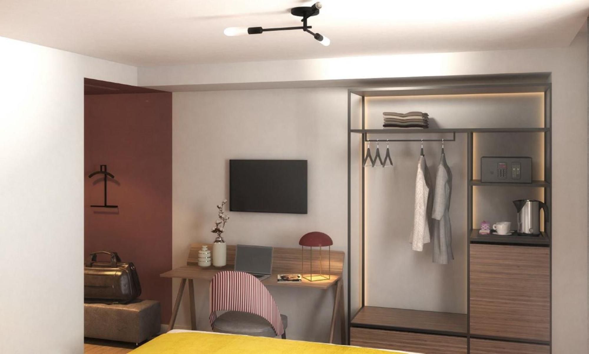 King Room Mobility Access or Roll Shower Non-Smoking