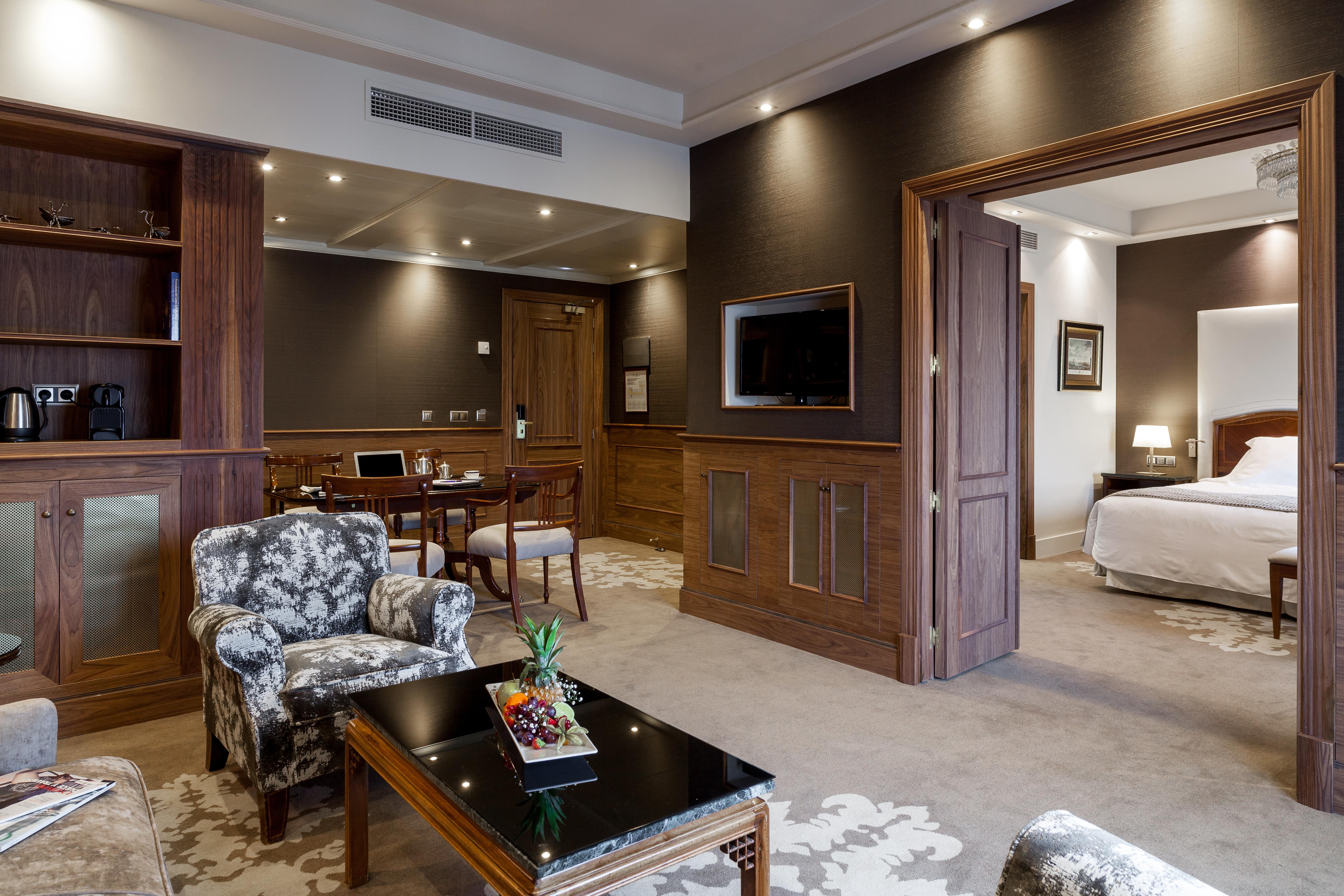 Suite The Wellington Club
