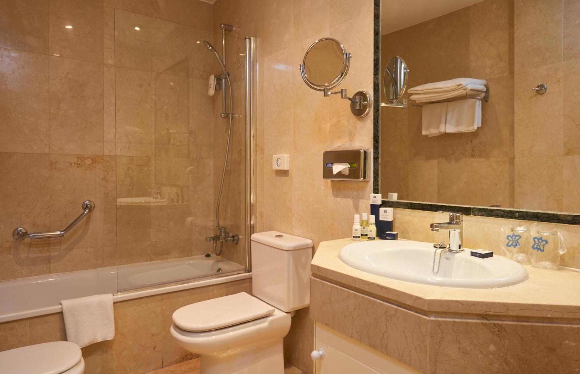 Superior One-Bedroom Apartment
