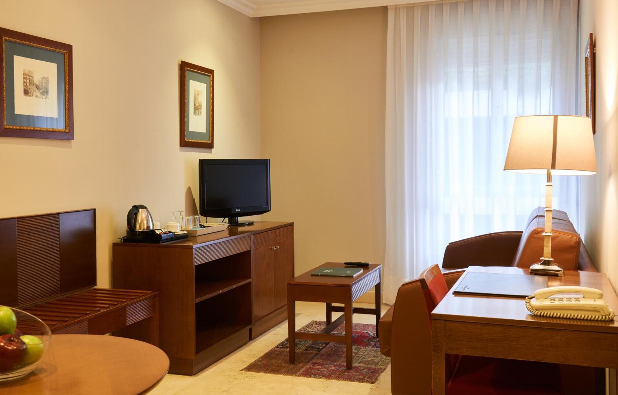 Superior One-Bedroom Apartment