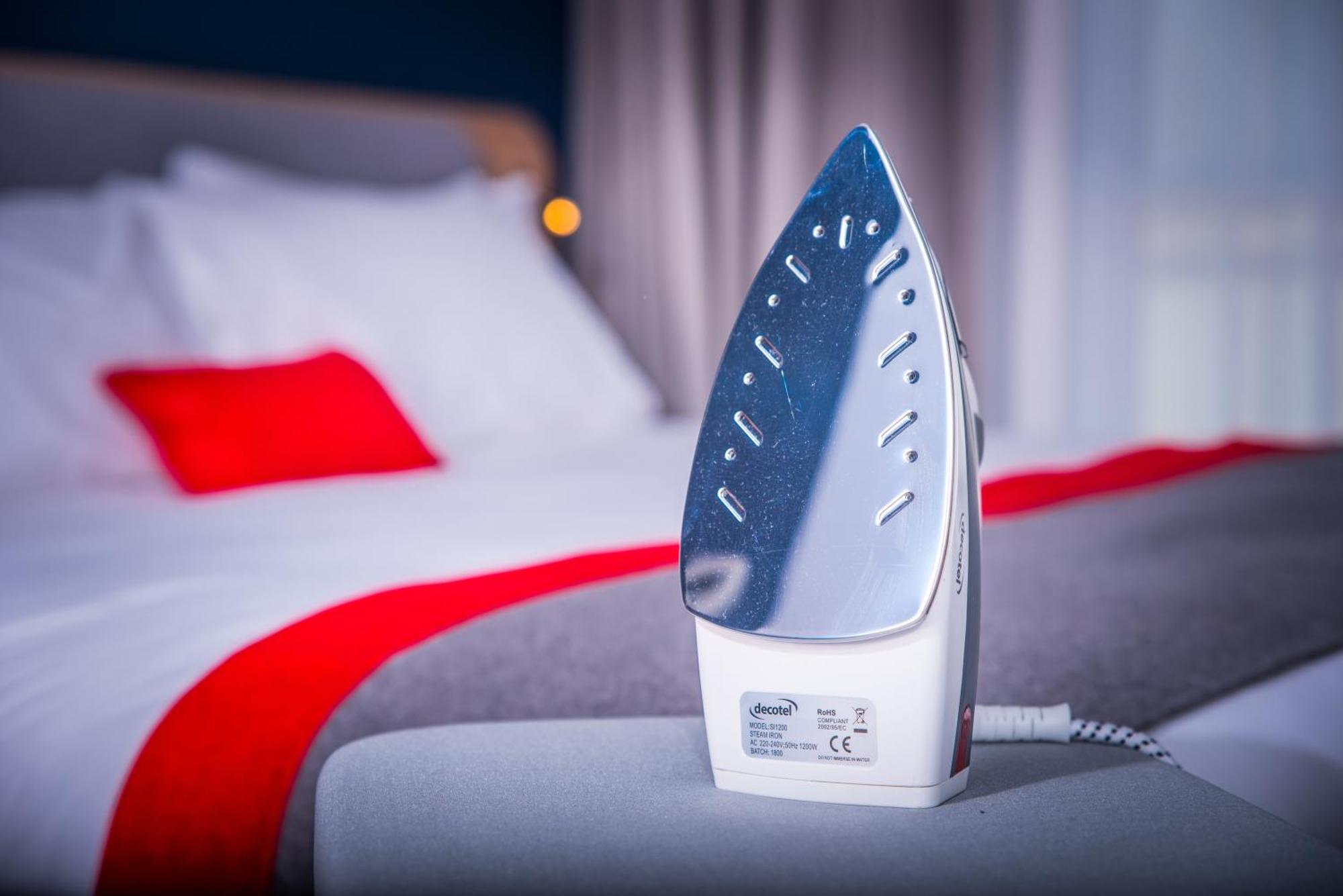 Standaard Tweepersoonskamer met 2 Aparte Bedden en Gratis Warm Ontbijt