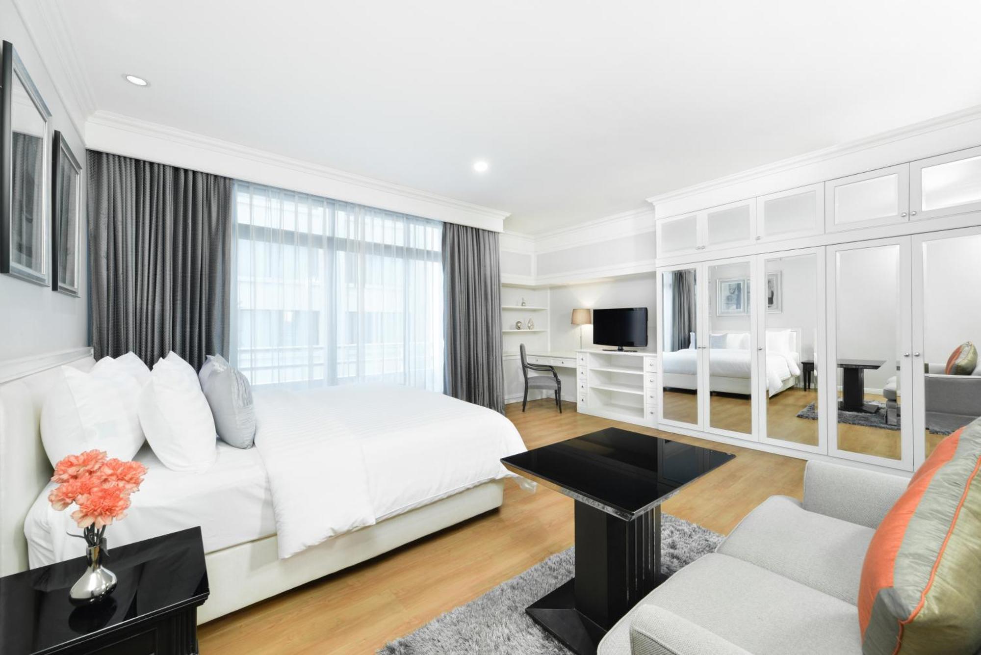 Grand Deluxe Twin Room