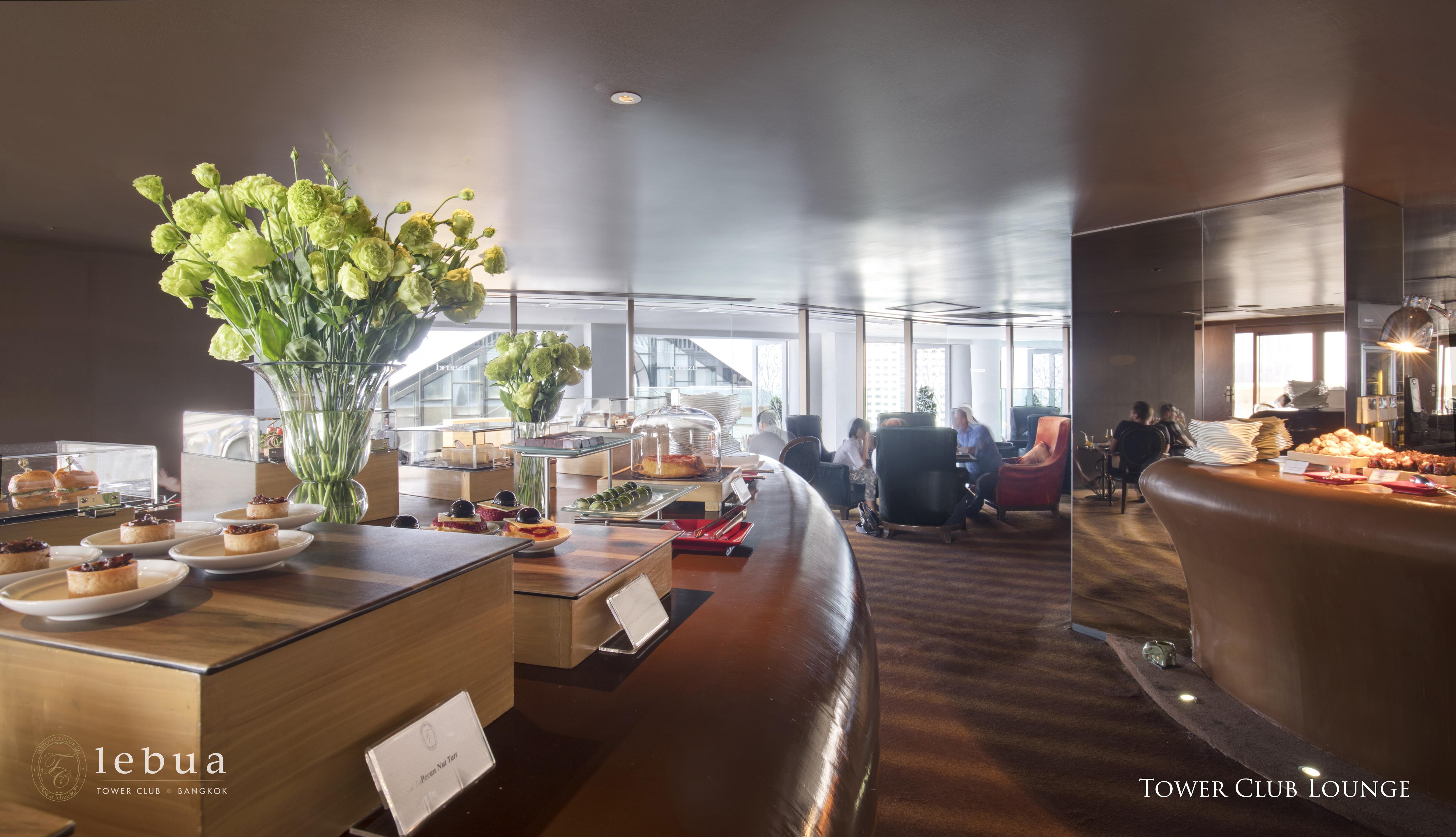 Tower Club Suite City View Drinks at Sky Bar once per