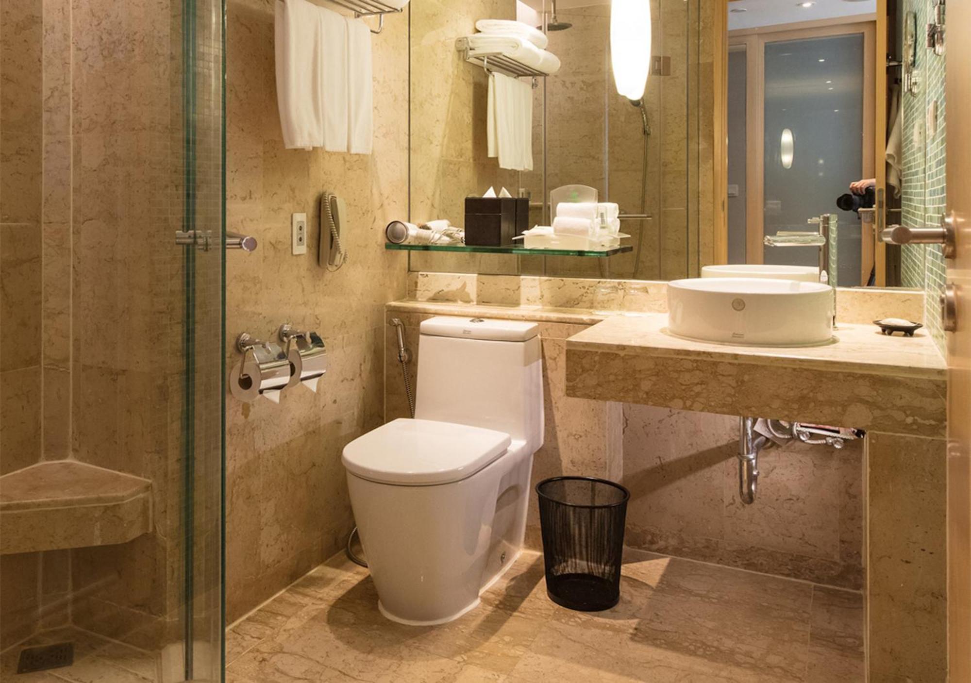 Premium King Room Lounge Access