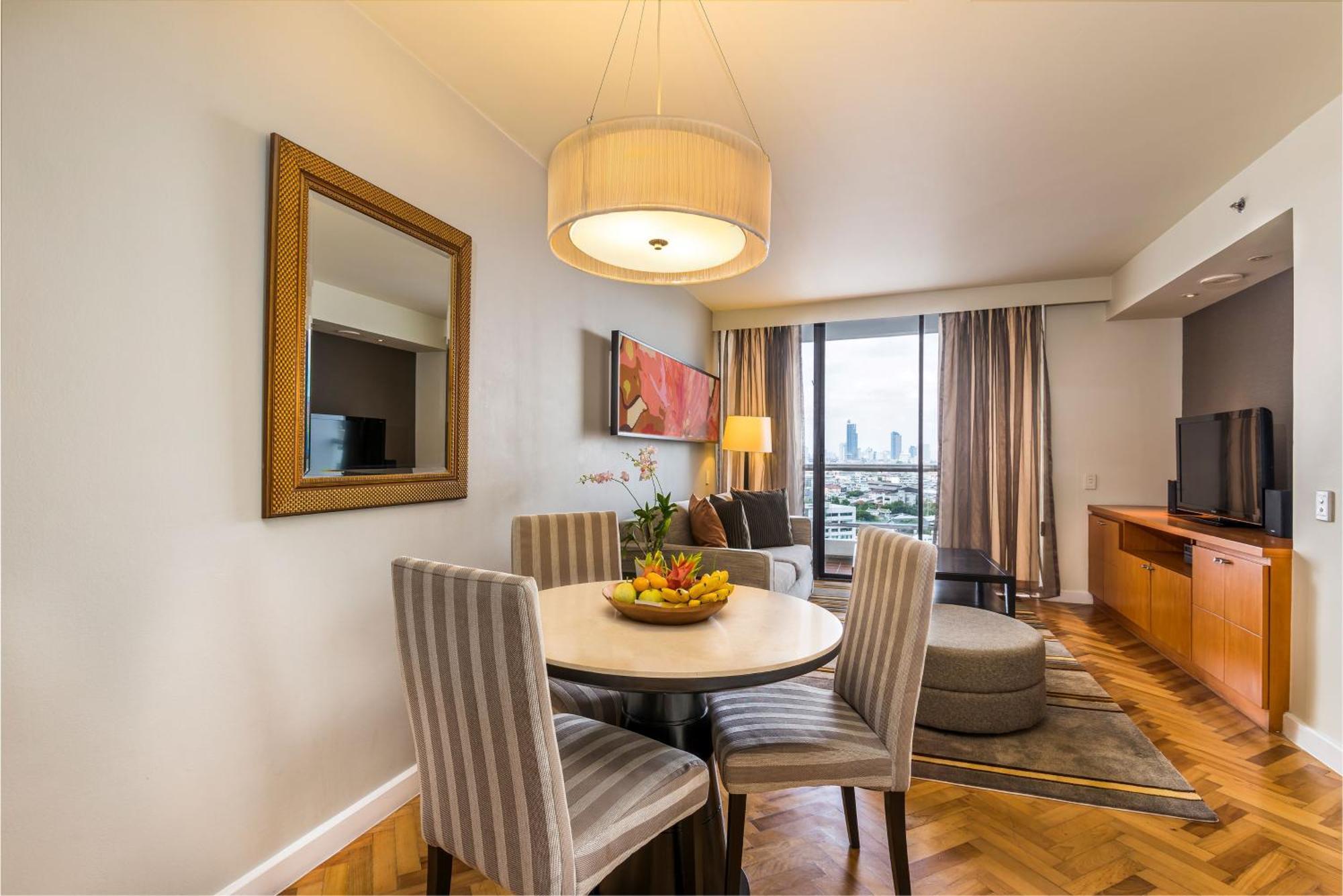 Deluxe One-Bedroom Twin