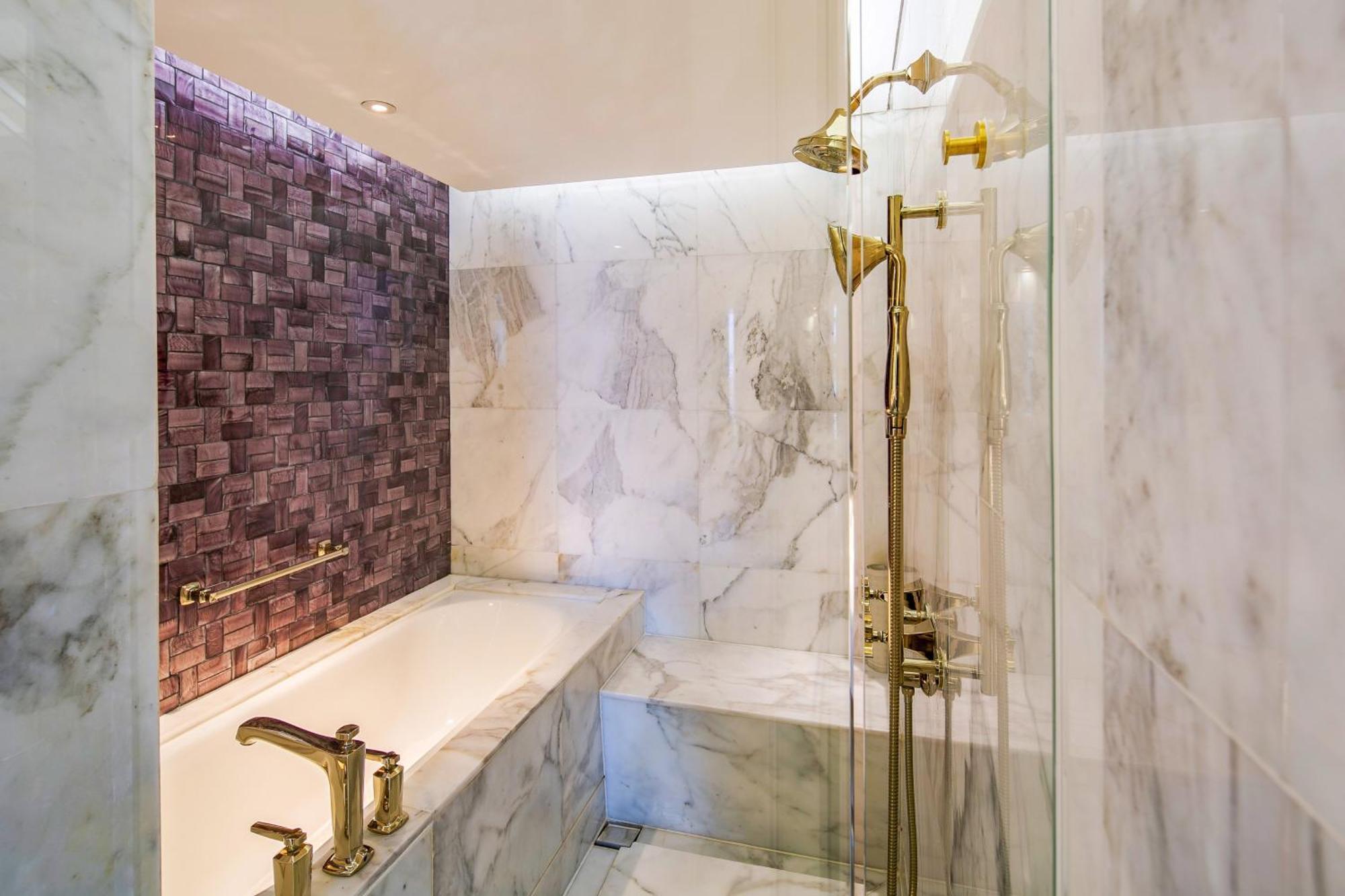 One-Bedroom King Suite Garden View
