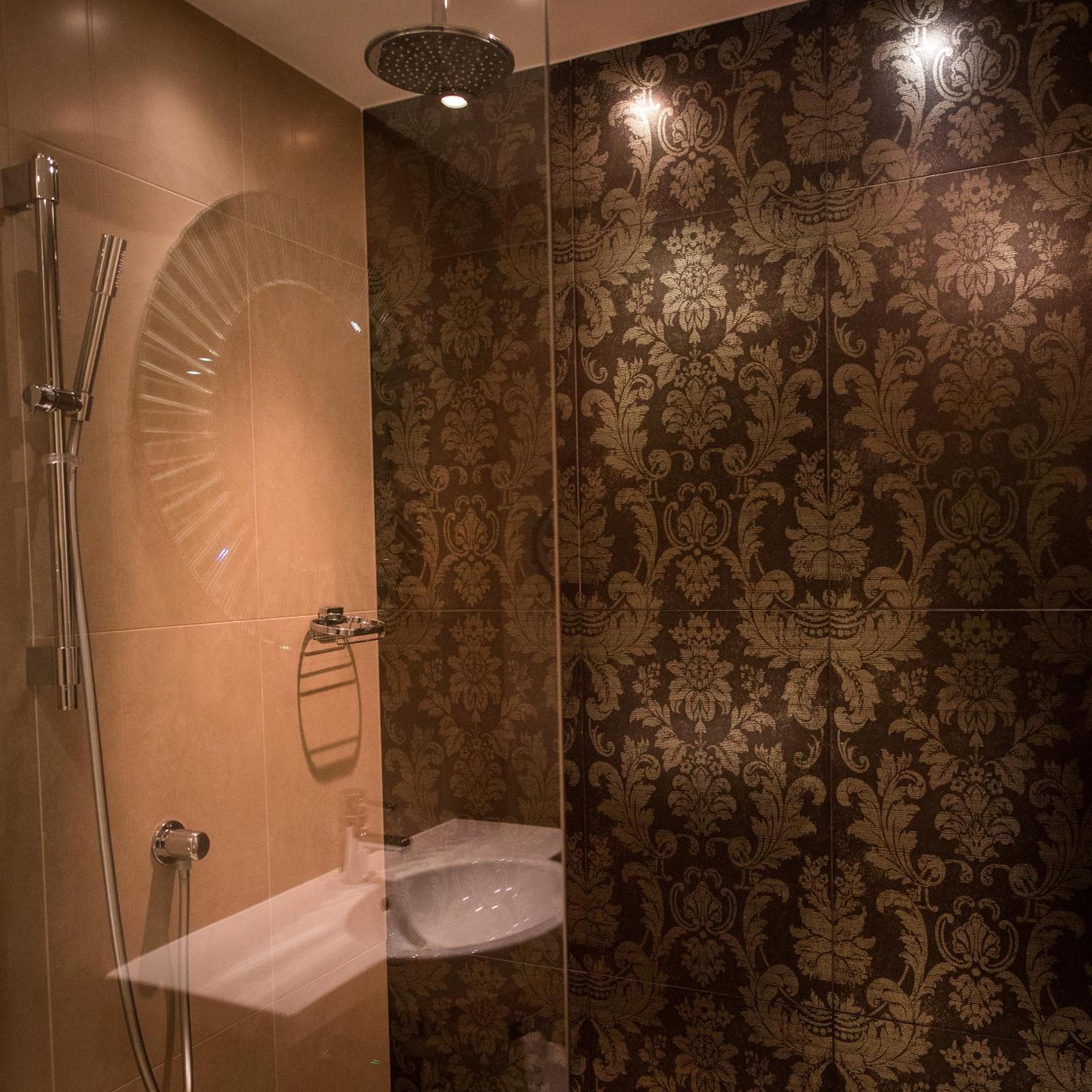 Premium King Room