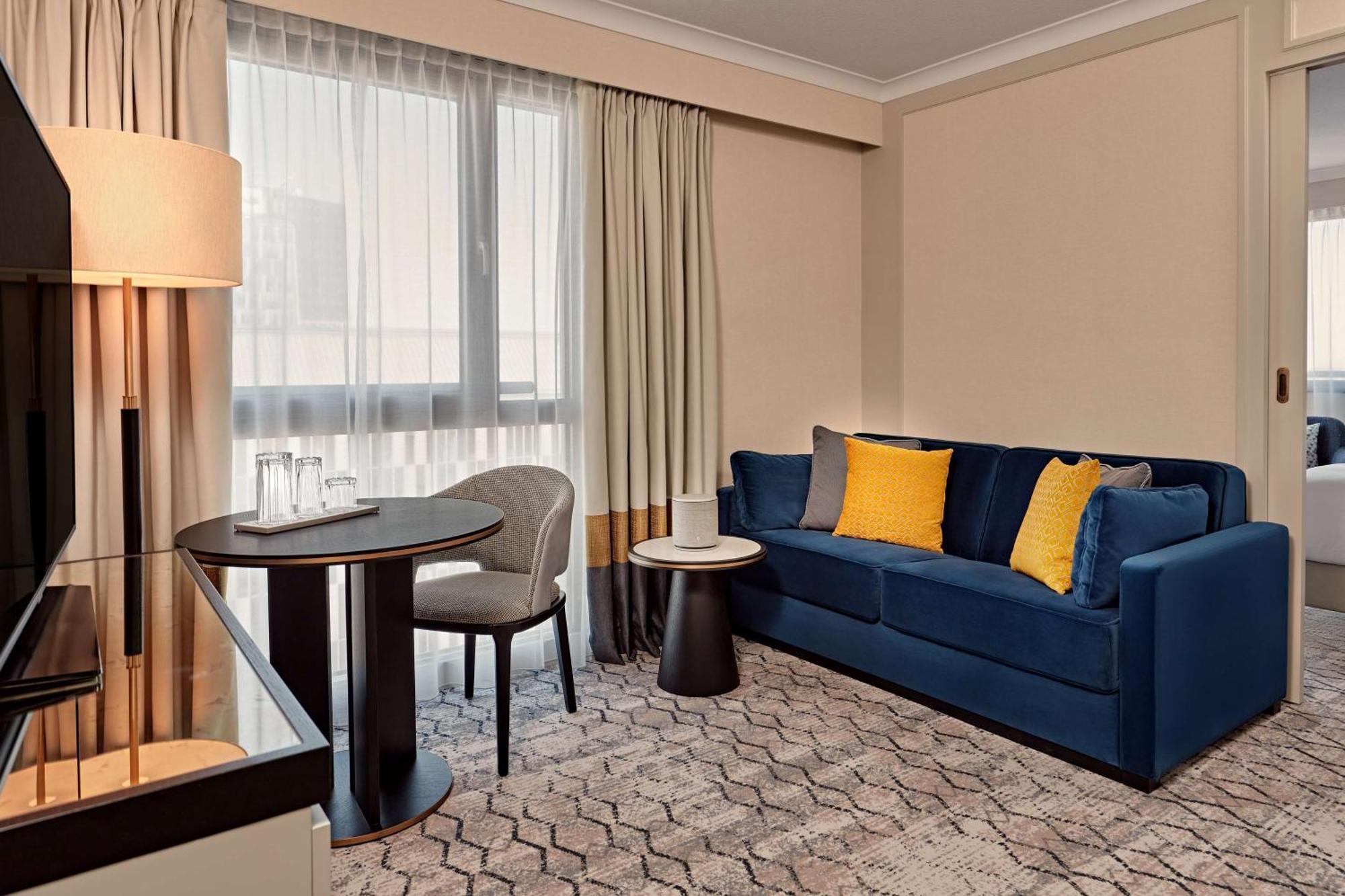 Junior Suite met kingsize bed, panoramisch uitzicht en toegang tot de lounge