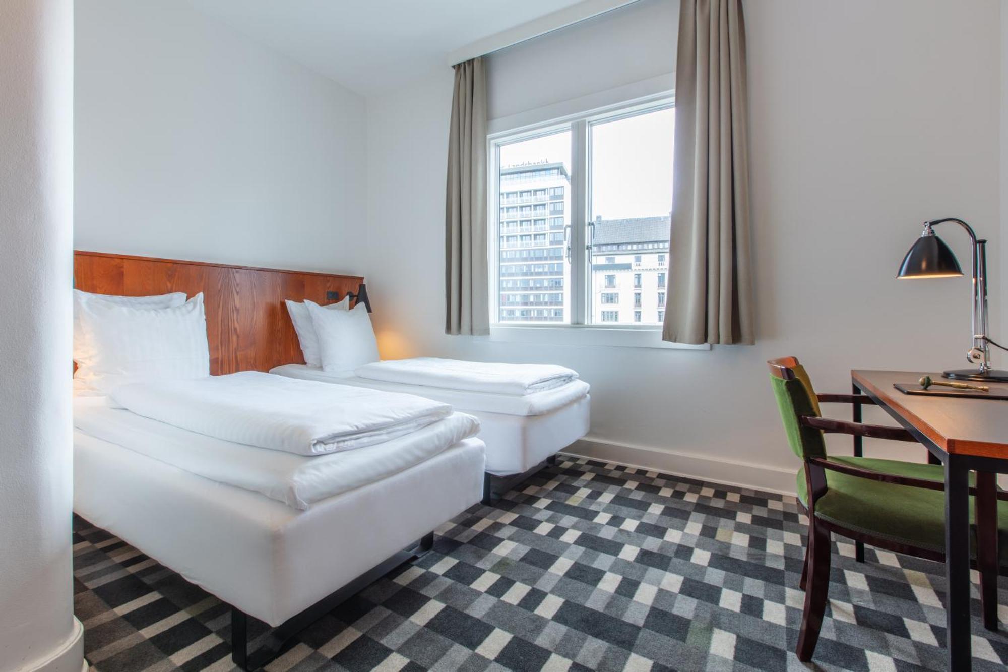 Twin Room,1151926593:JPEG
