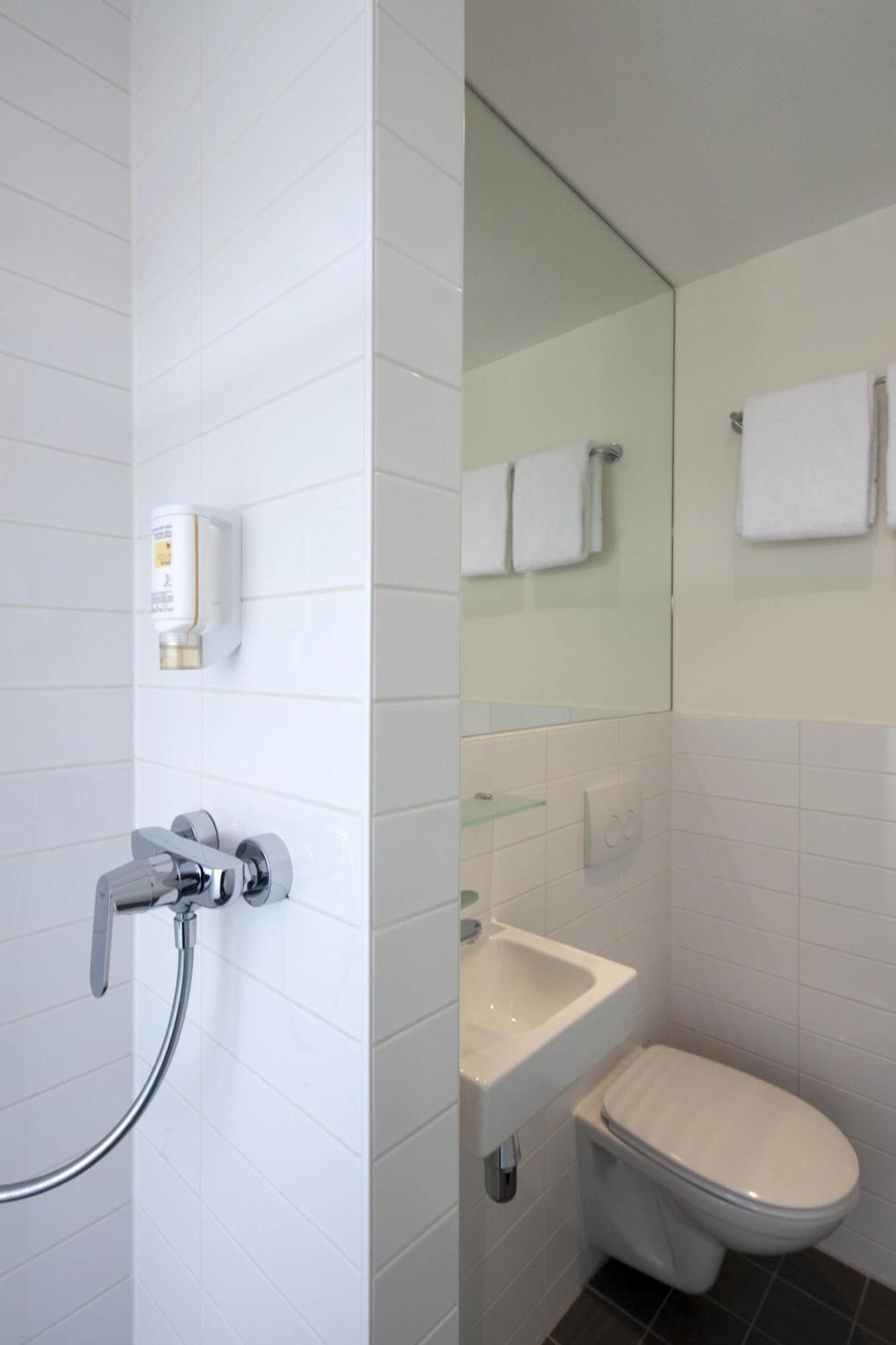 Small Double Room,1534758862:JPEG