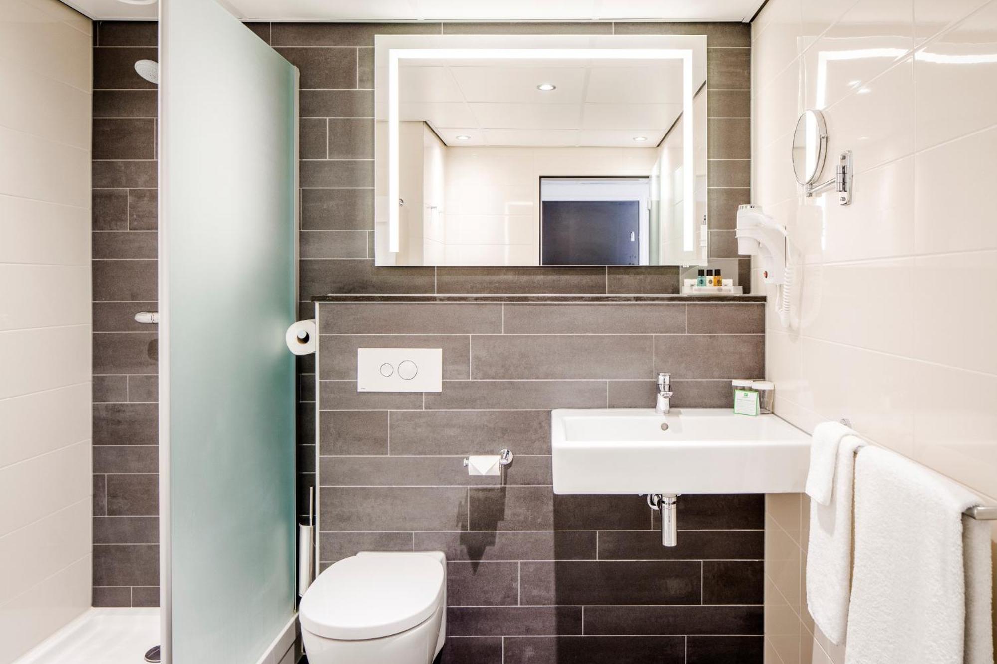Premium King Room City View