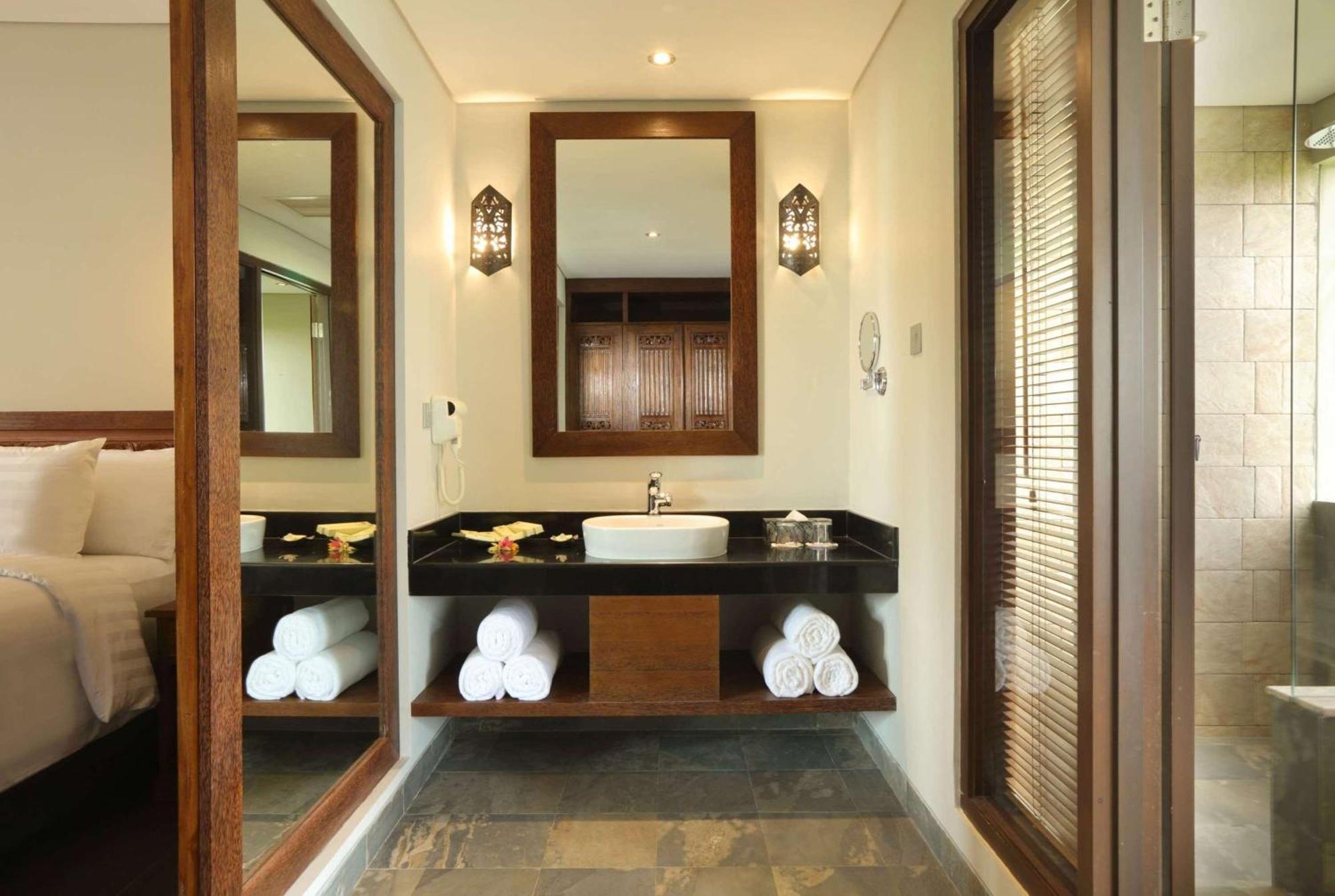 Executive Double Room Bath Tub Non-Smoking