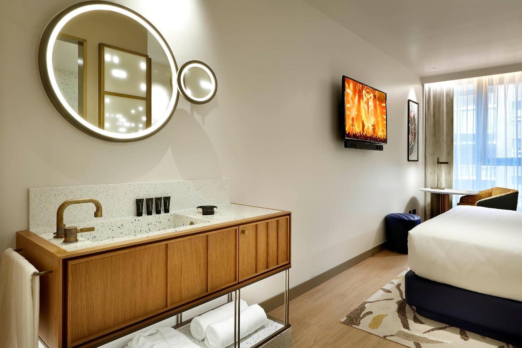 Superior Double Room City View