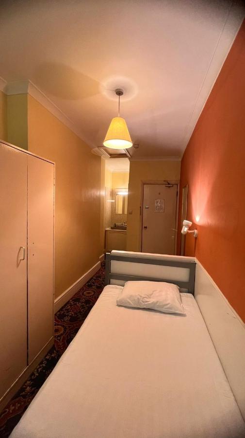 Eenpersoonskamer met Gedeelde Badkamer