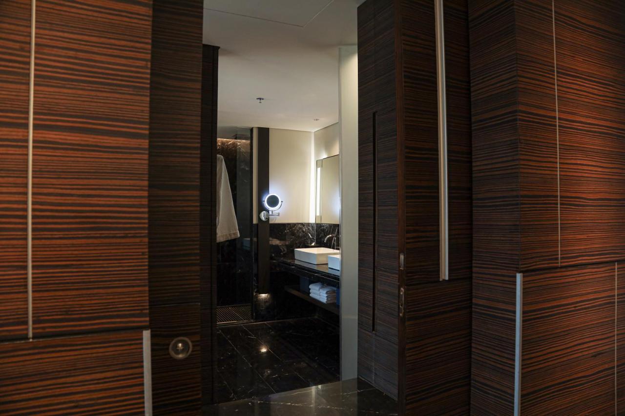 Suite 2 Twin or Single Beds Corner room