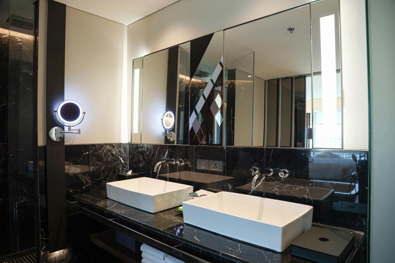 Suite 2 Twin or Single Beds Corner room