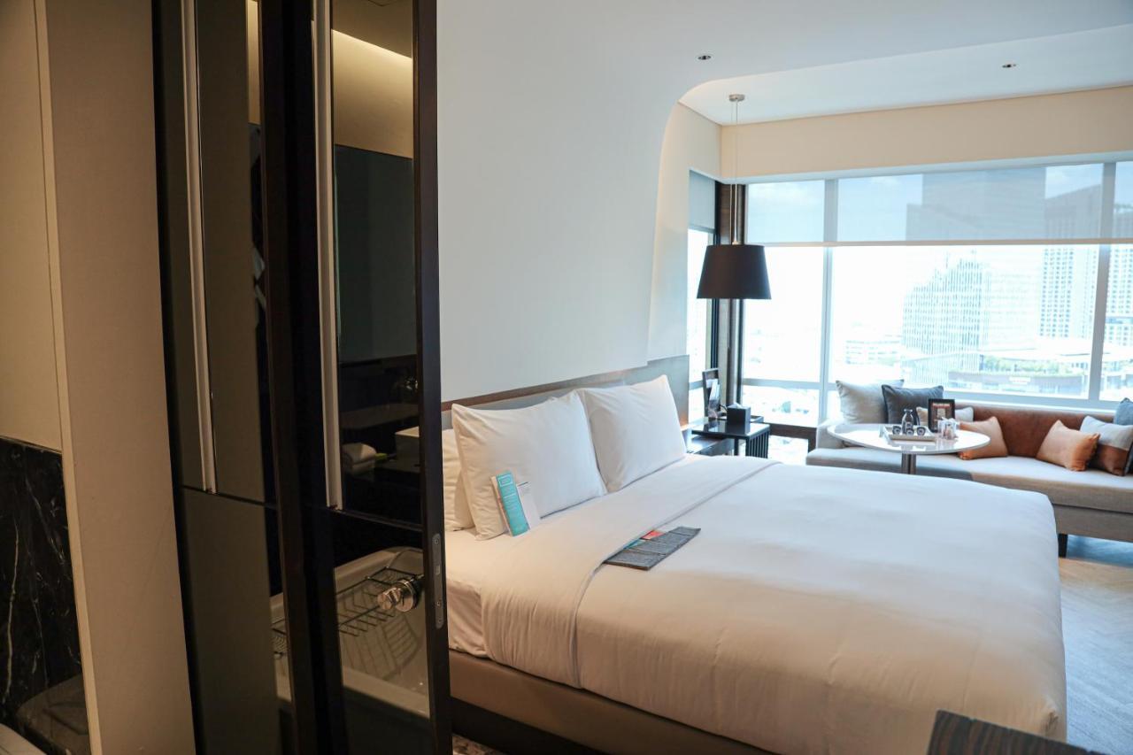 Executive Guest room 1 King High floor
