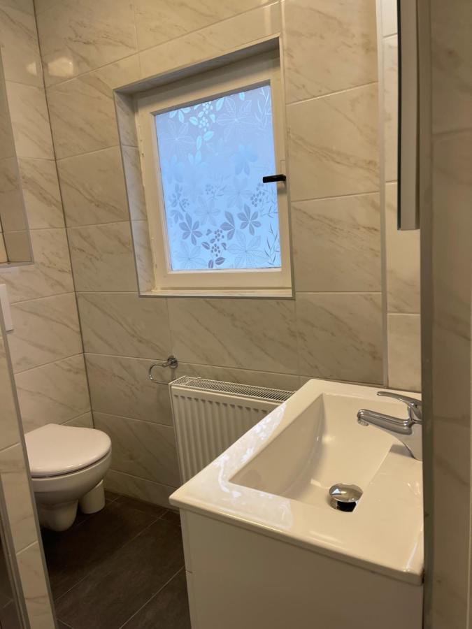 Double Room Private Bathroom,1296368815:JPEG