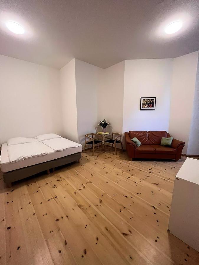 Standaard Tweepersoonskamer met Gedeelde Badkamer