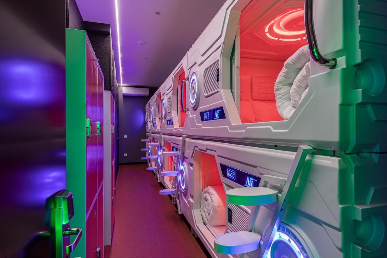 Double Capsule Bed Mixed Dormitory