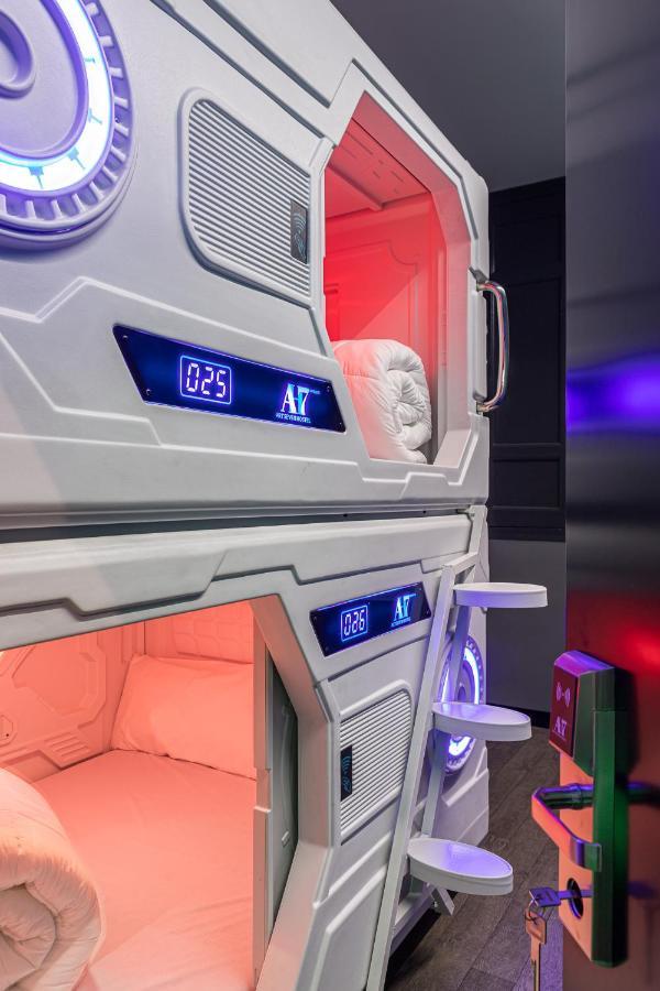 Double Capsule Bed Mixed Dormitory