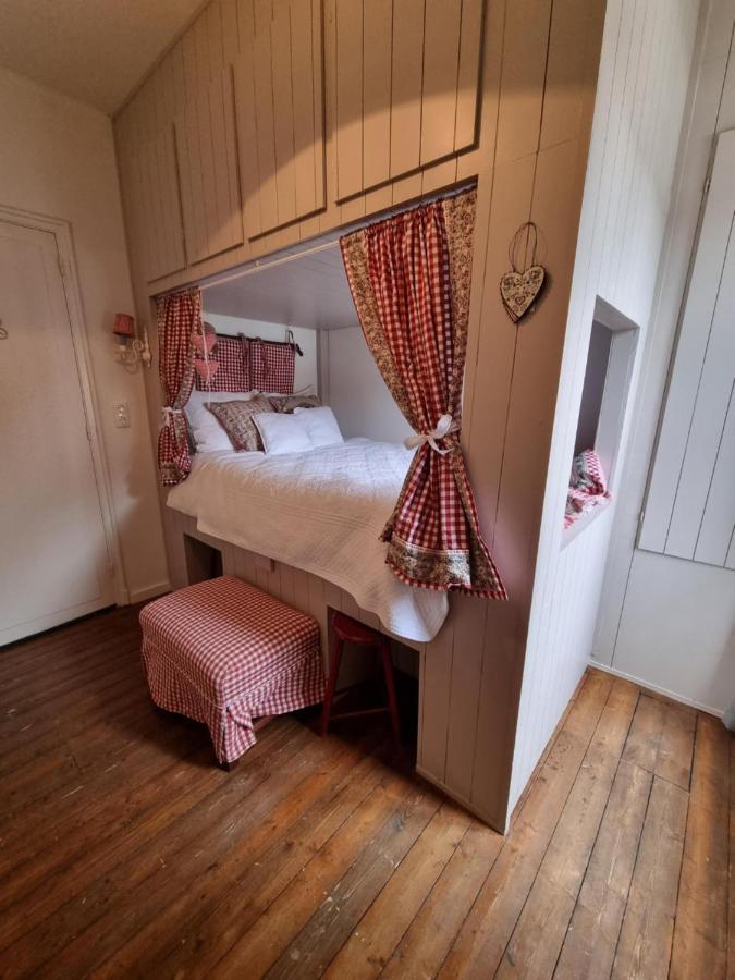 Tweepersoonskamer met Gedeelde Badkamer
