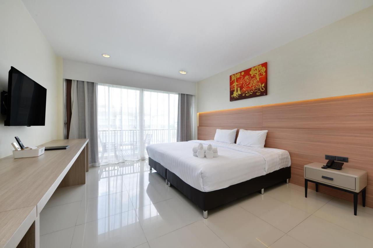 Deluxe Double or Twin Room Pool View